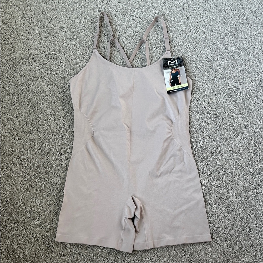 Maidenform Seamless Smoothing Romper Shapewear Bodysuit Blush Women’s XL NEW